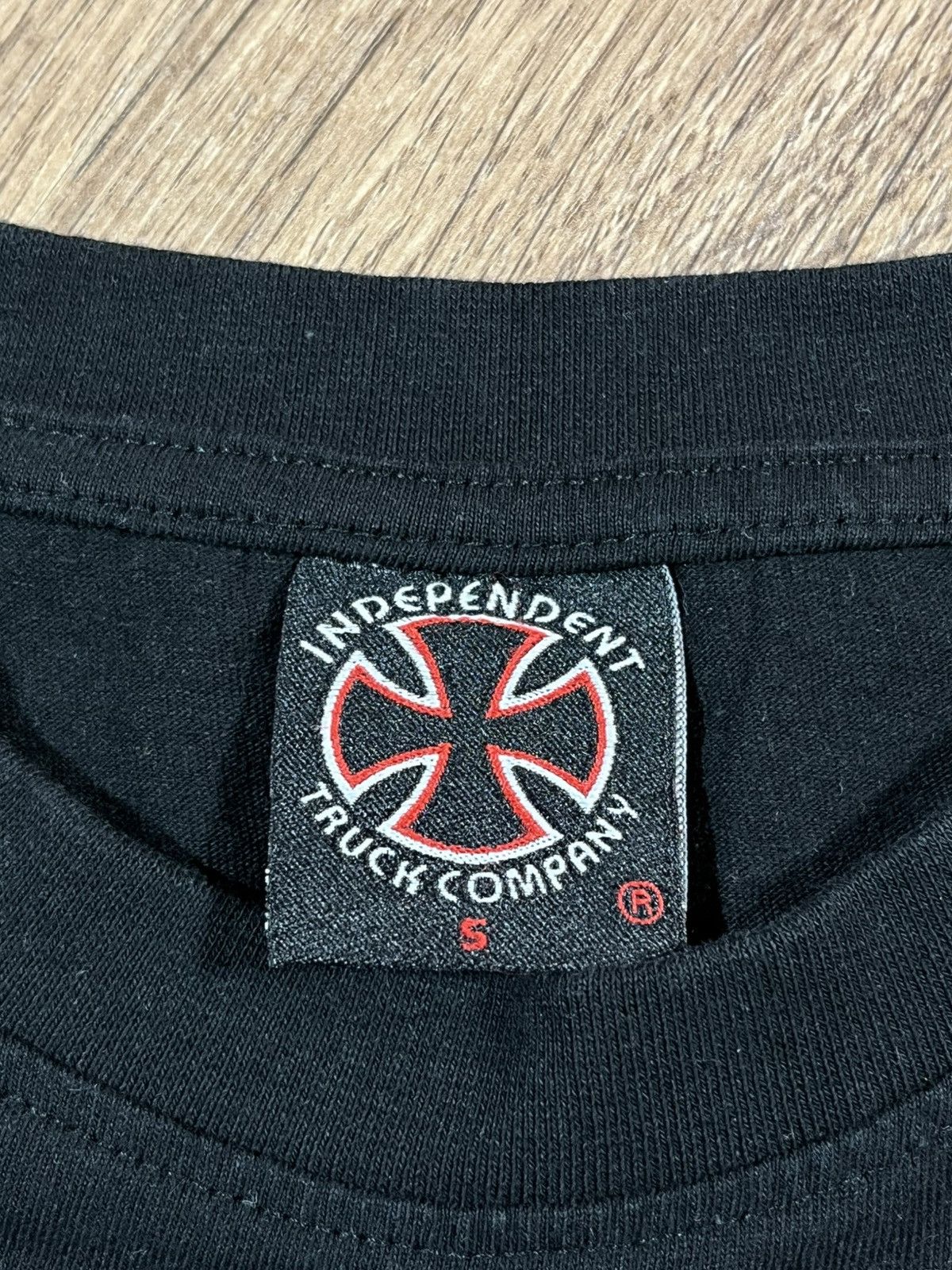 Independent Truck Co. Vintage Independent Skateboard 🛹 Big Logo Shirt Size US S / EU 44-46 / 1 - 5 Thumbnail