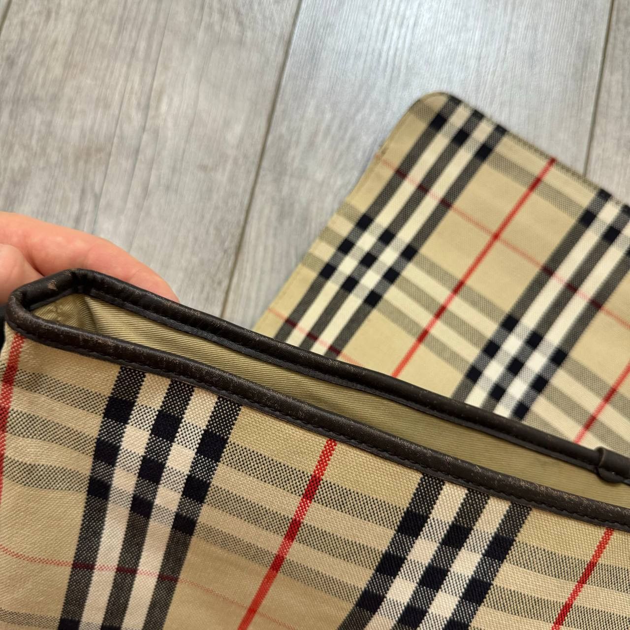 Burberry × Vintage Vintage Burberry Nova Check Cross Body Bag Size ONE SIZE - 11 Thumbnail