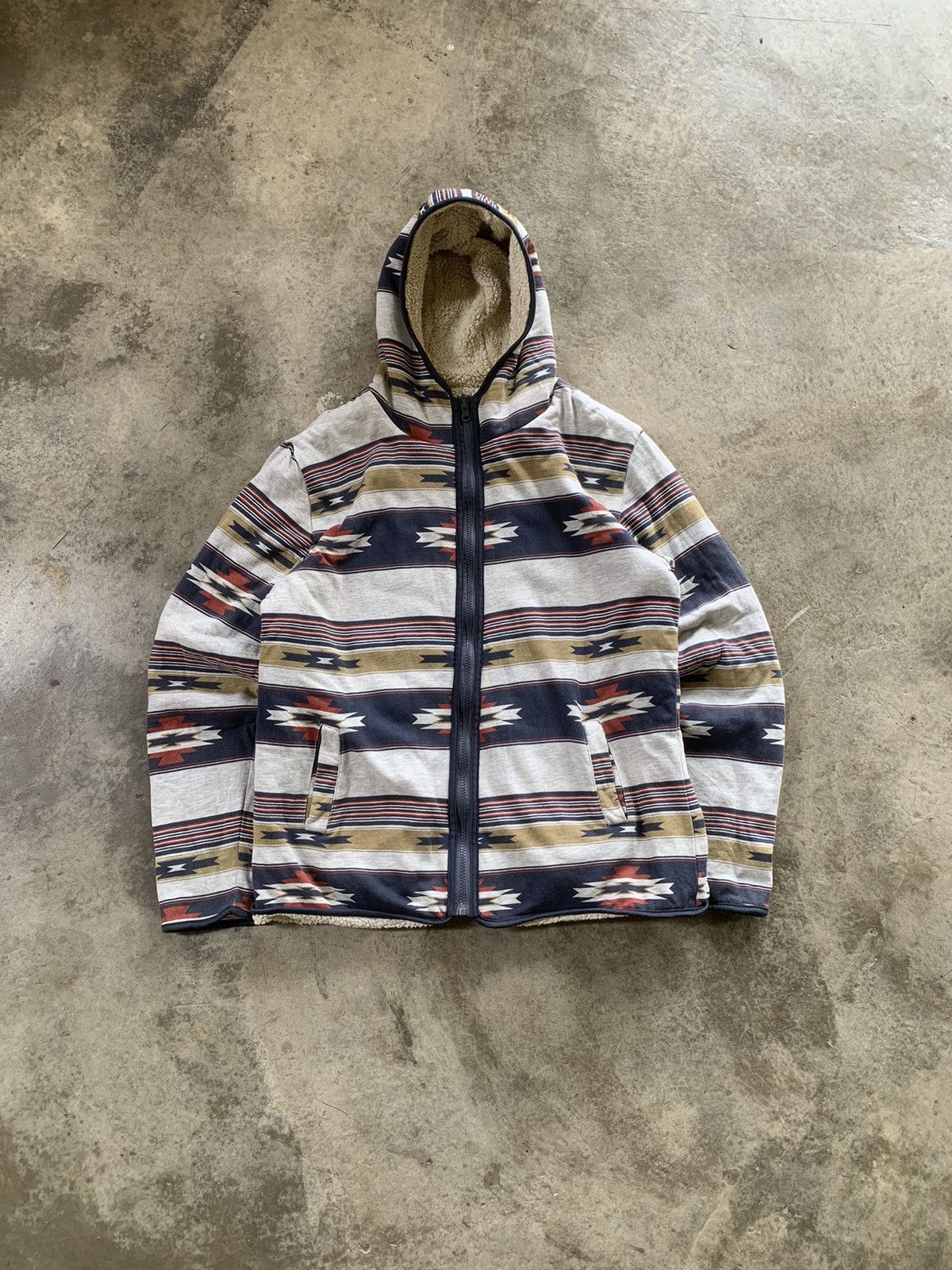 Japanese Brand rare 291295LABO reversible fleece/native design hoodie Size US L / EU 52-54 / 3 - 1 Thumbnail