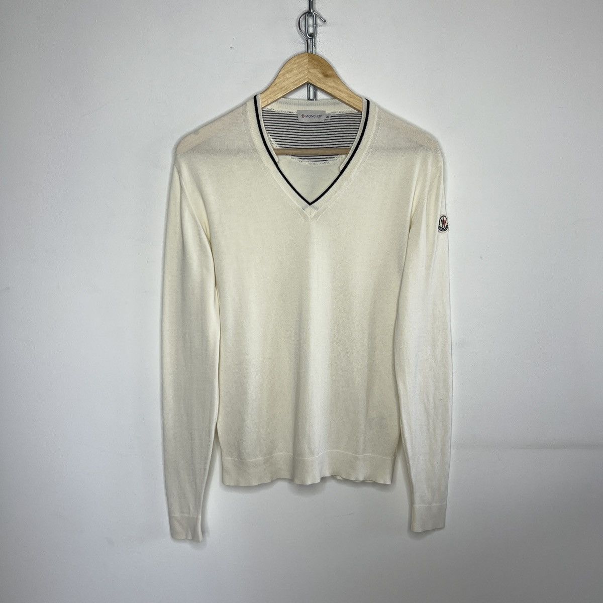 Moncler Moncler vintage wool sweater logo Size M / US 6-8 / IT 42-44 - 1 Thumbnail