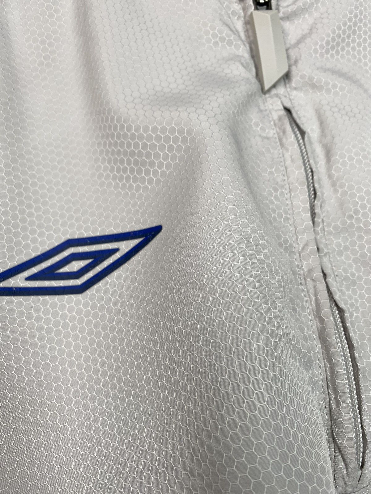 Umbro England Umbro soccer team training jersey L size football Size US L / EU 52-54 / 3 - 15 Thumbnail