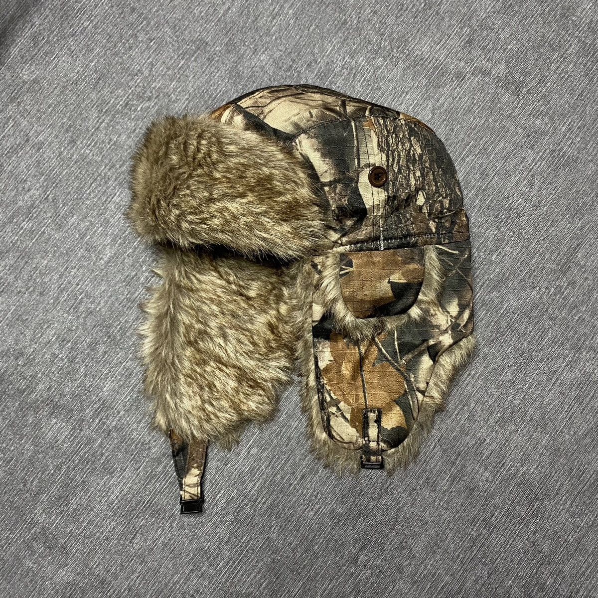 Japanese Brand × Vintage Crazy Y2K RealTree camo Mohair Fuzzi Hat Ushanka Size ONE SIZE - 1 Thumbnail