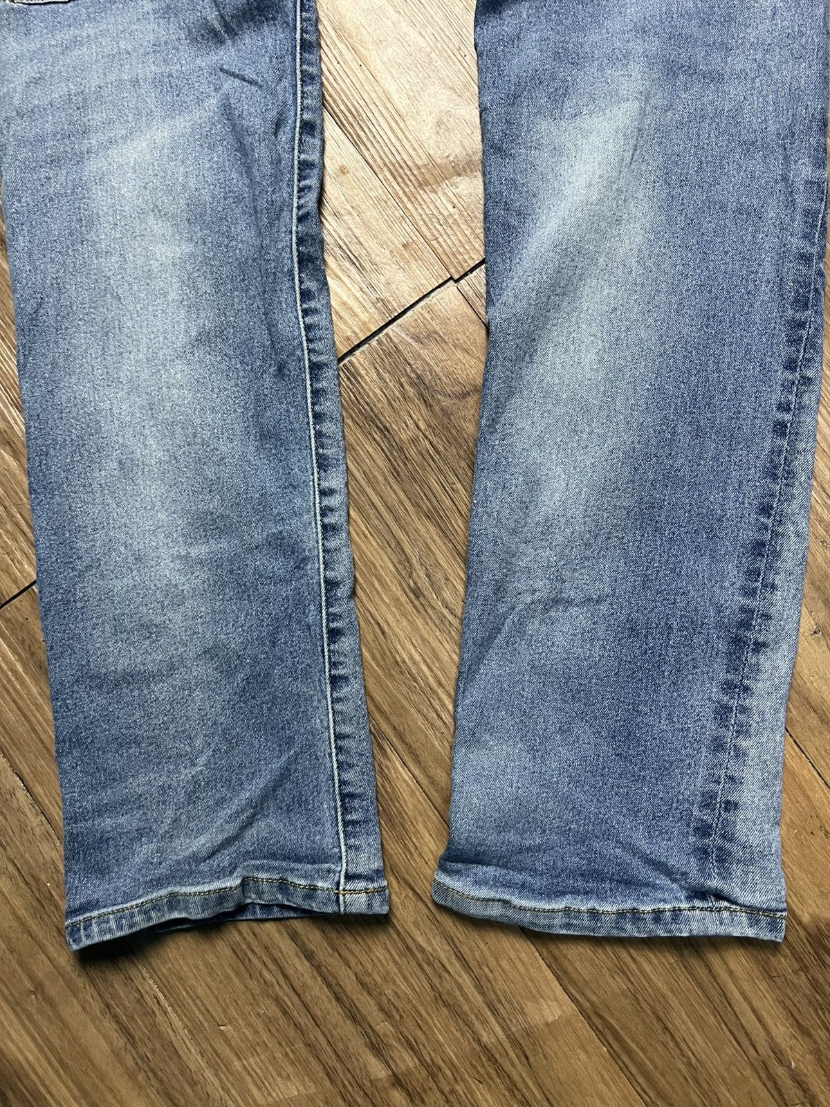 If Six Was Nine BUDS Men's Distressed Slim-Fit Jeans (41) Size US 33 - 17 Thumbnail