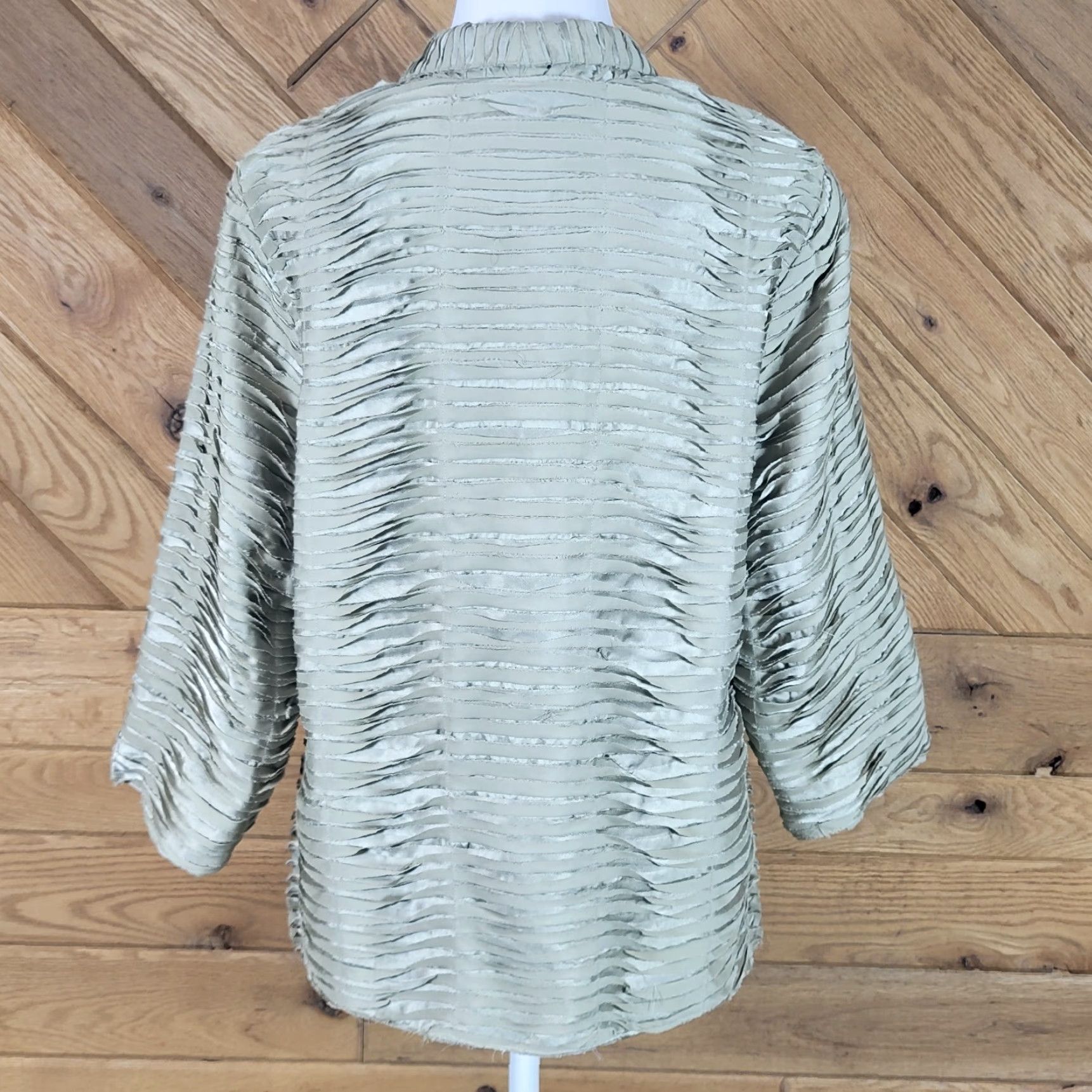 Vintage Chico's Cardigan Blazer Top Open Front Long Sleeve Women’s XS? Size 1 Silver Gray Crinkle Ruffle Knit Sweater Casual Fall Spring Summer Winter Womens Size XS / US 0-2 / IT 36-38 - 6 Thumbnail