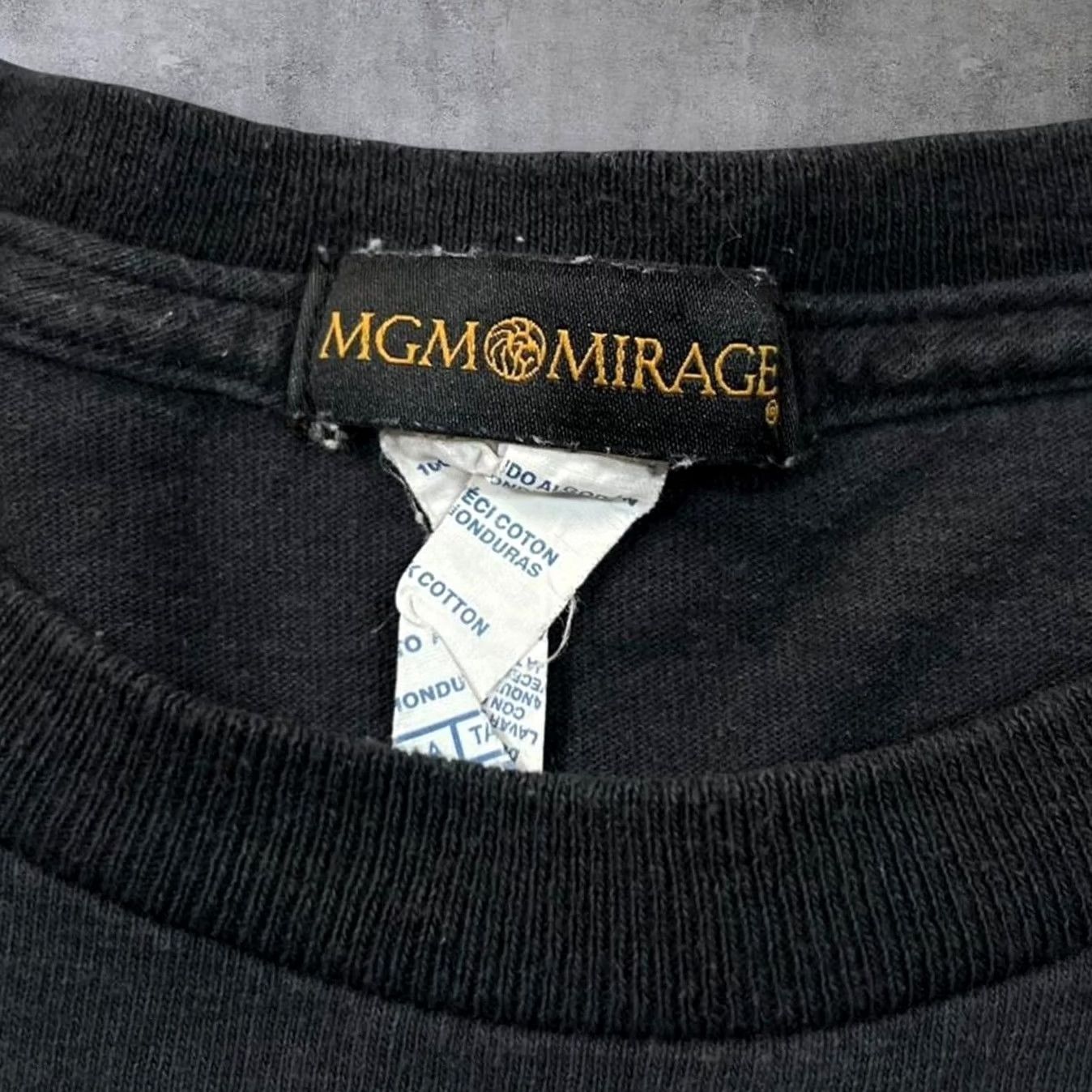 Delta VINTAGE MGM Mirage Las Vegas T-Shirt Black Medium Mens Size US M / EU 48-50 / 2 - 3 Thumbnail