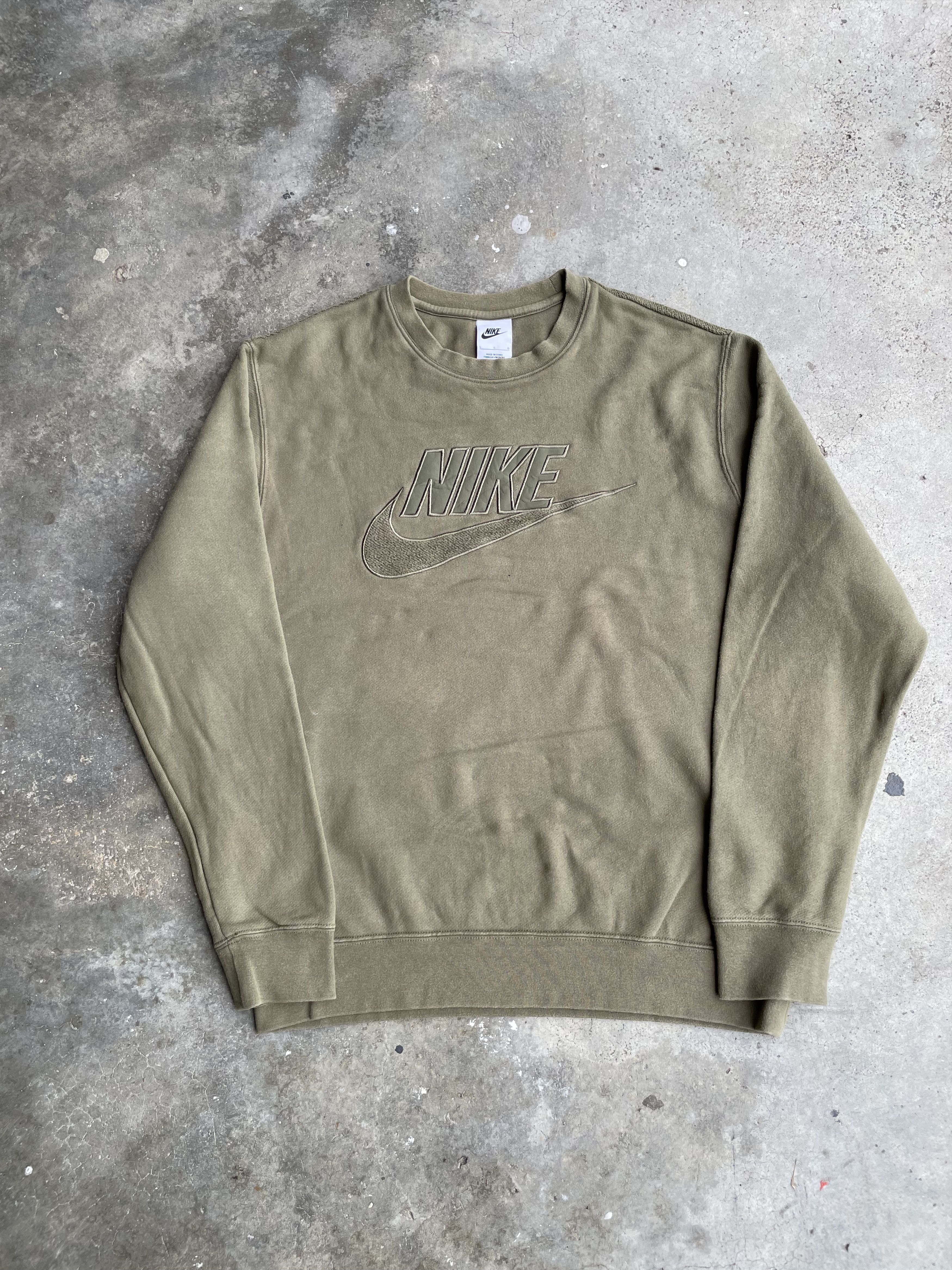 Nike Vintage Y2K Nike Terry Embroidered Logo Sweatshirt Size US L / EU 52-54 / 3 - 1 Thumbnail