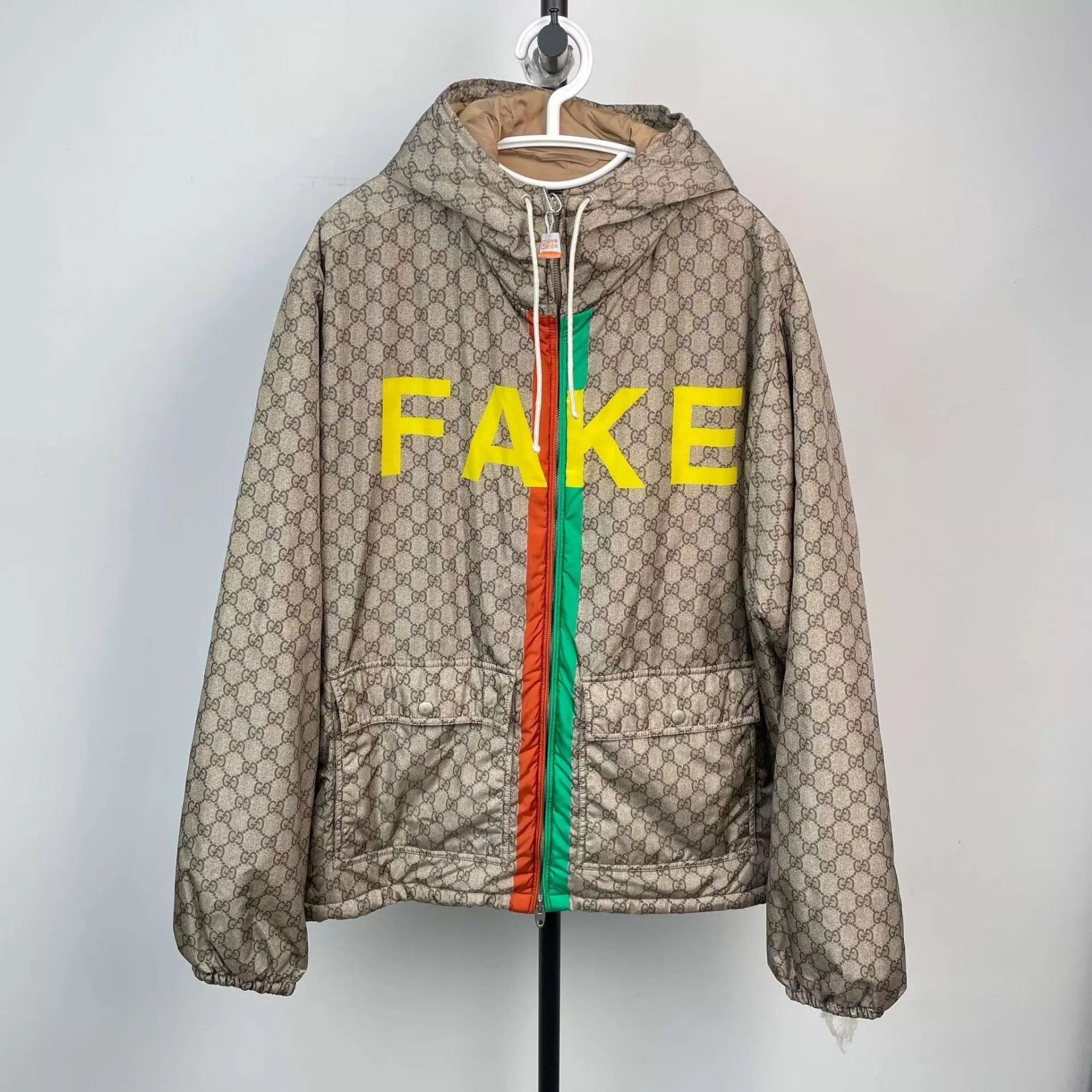 Gucci Gucci men's 97 New brown GG allover jacket 52 Size US L / EU 52-54 / 3 - 1 Thumbnail