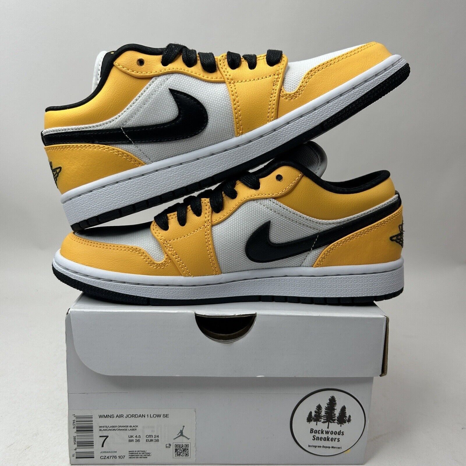 Nike Nike Air Jordan 1 Retro Low SE WMNS “Laser Orange” 2023 Size US 7 / IT 37 - 3 Thumbnail