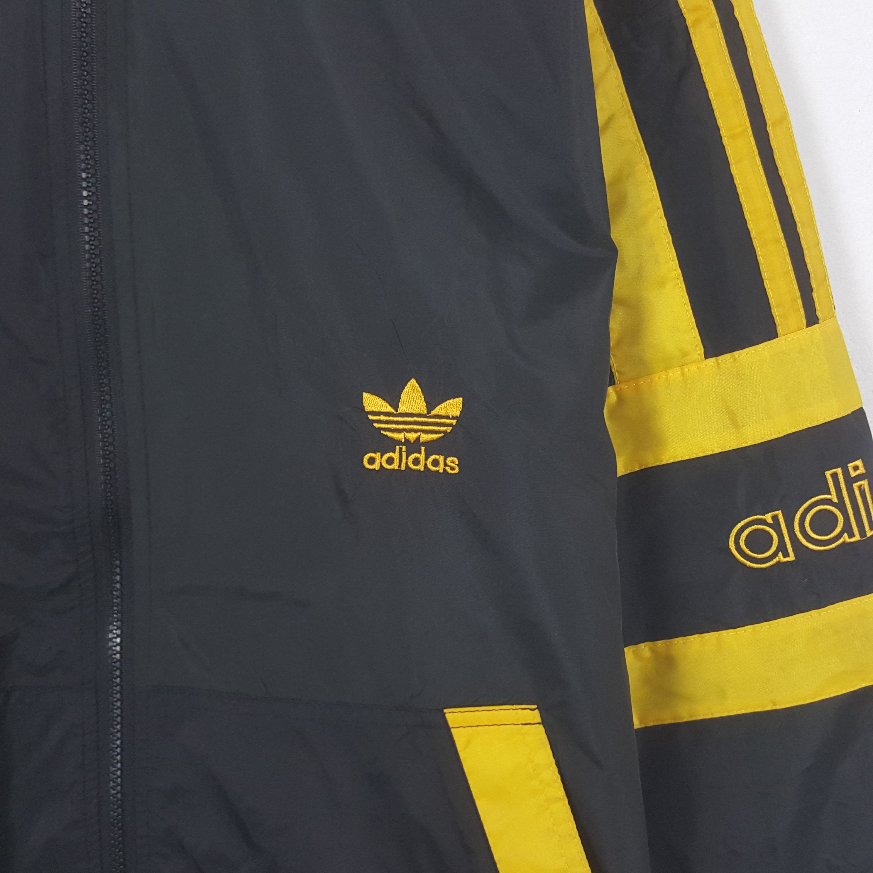 Other Vintage Adidas Windbreaker Jacket Size US M / EU 48-50 / 2 - 4 Thumbnail