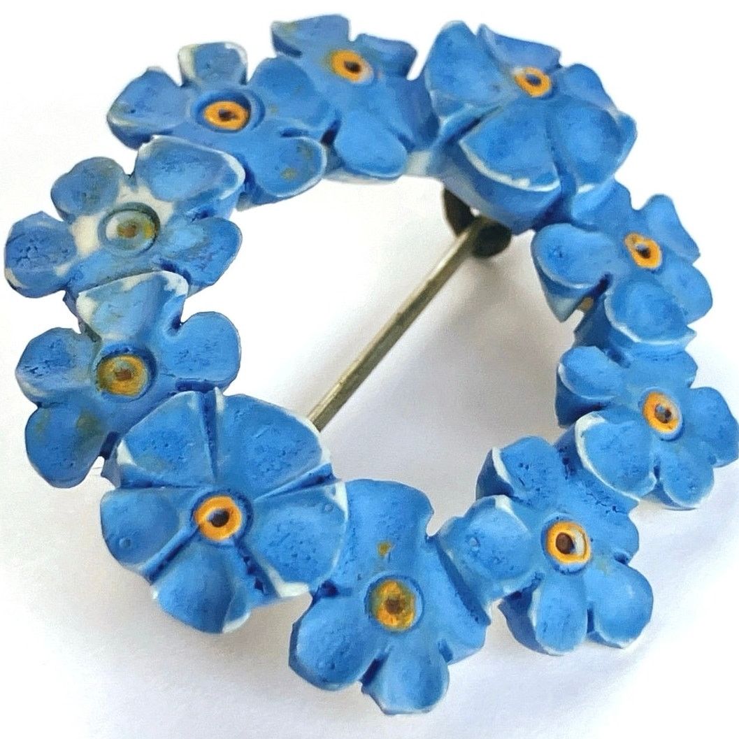 Vintage Vintage 1940s Hand Painted Brooch Blue Forget Me Not Wreath Size ONE SIZE - 1 Thumbnail