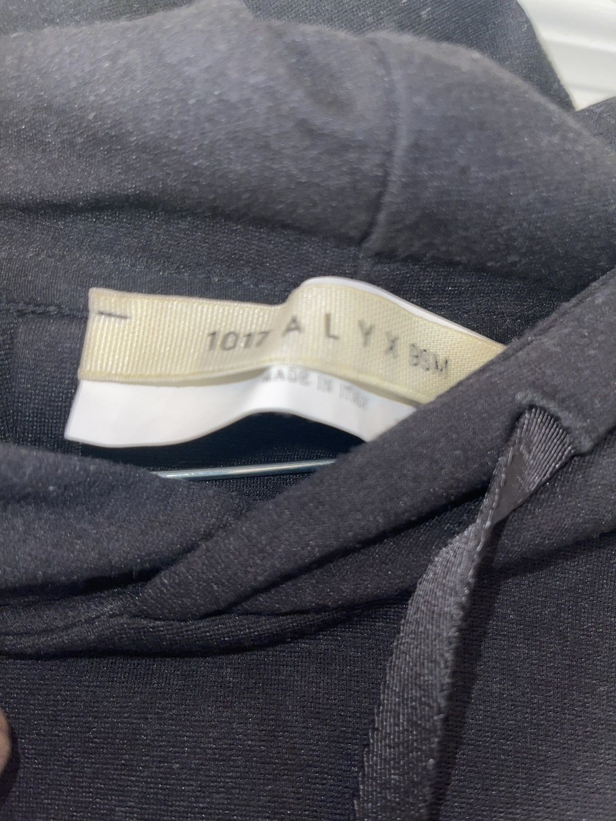 1017 ALYX 9SM 1017 Alyx 9sm Buckle Embellished Hoodie Size US XL / EU 56 / 4 - 3 Thumbnail