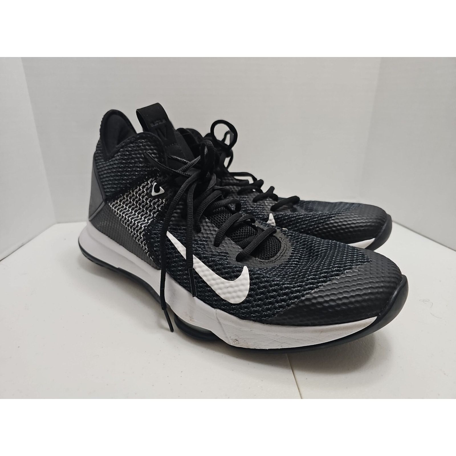 Nike Nike LeBron Witness 4 Black Mens Size 14 Basketball Sneakers Size US 14 / EU 47 - 2 Thumbnail