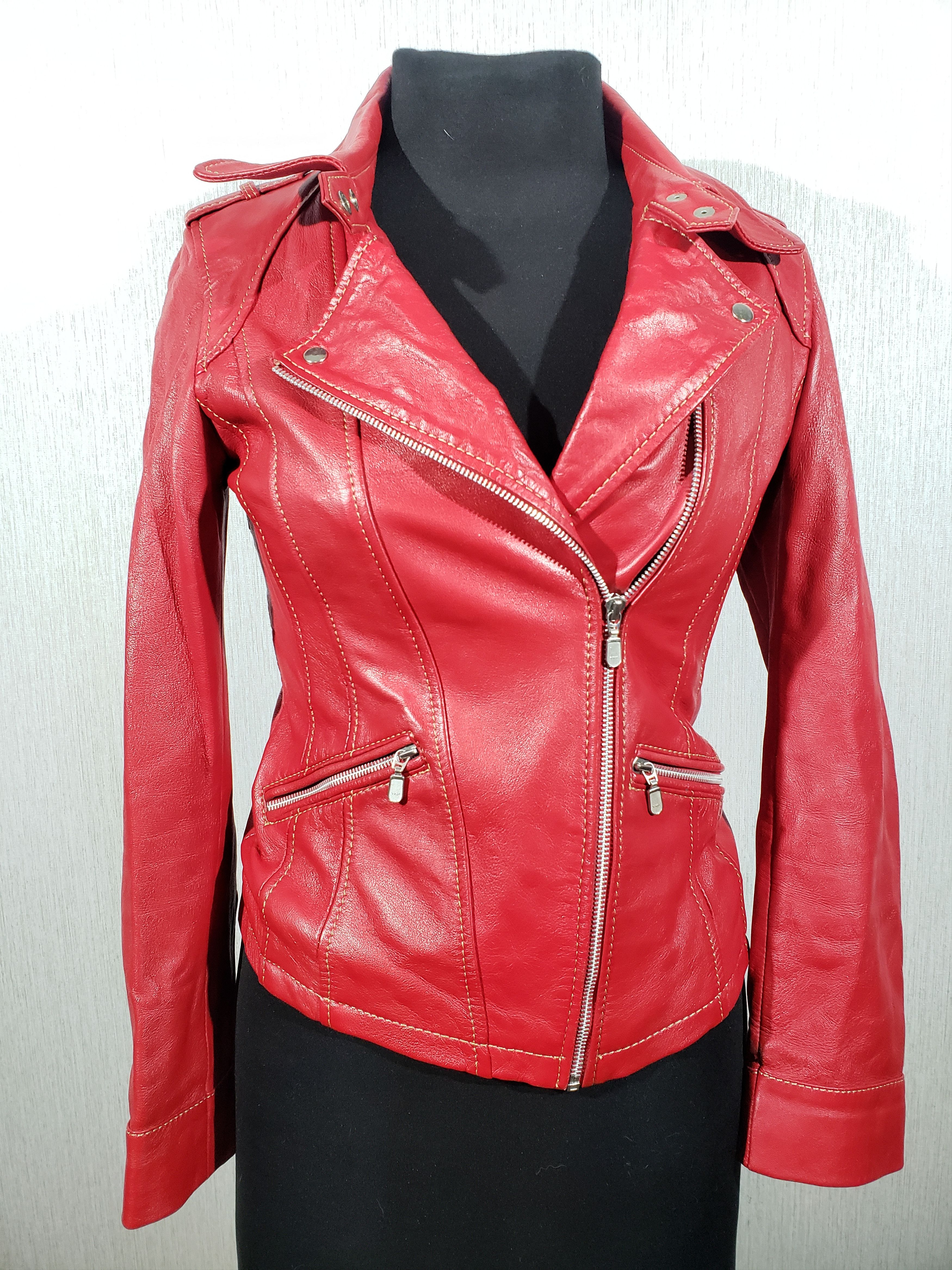 Other Stylish red leather women's jacket. Size M / US 6-8 / IT 42-44 - 1 Thumbnail