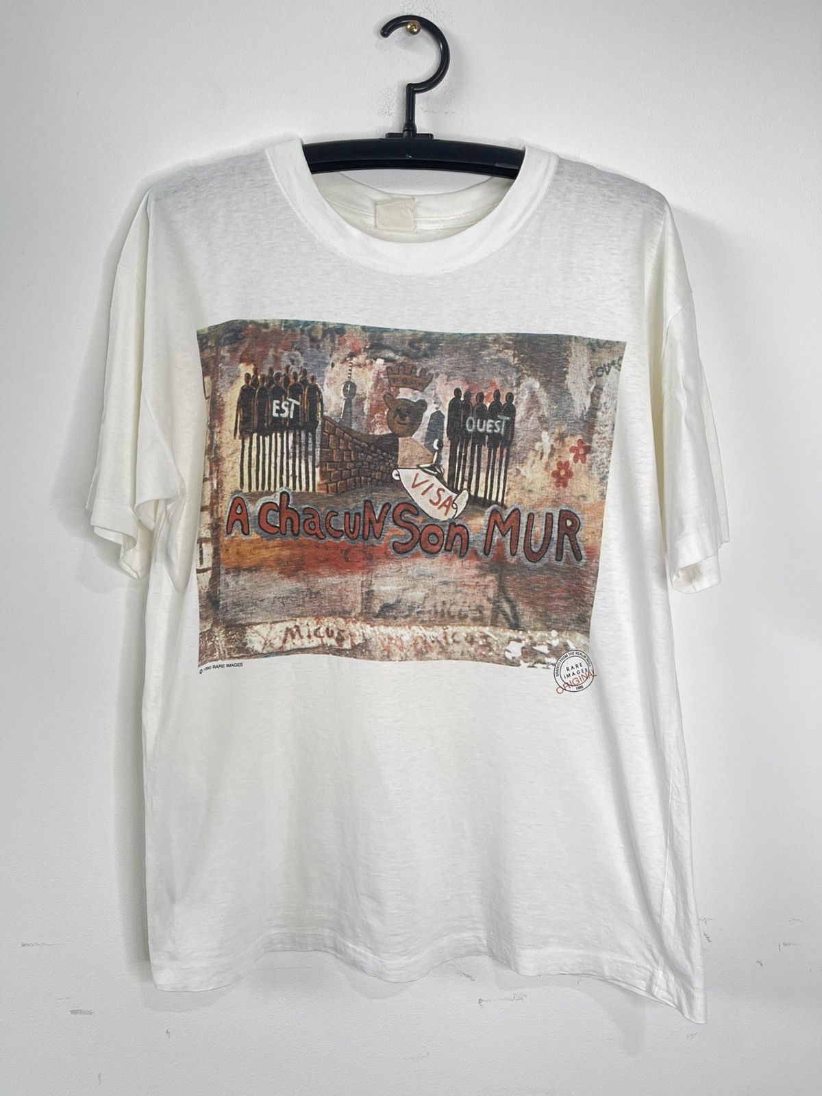 Vintage Graffiti From The Berlin Wall Rare Image 1990s T shirt Size US L / EU 52-54 / 3 - 1 Thumbnail