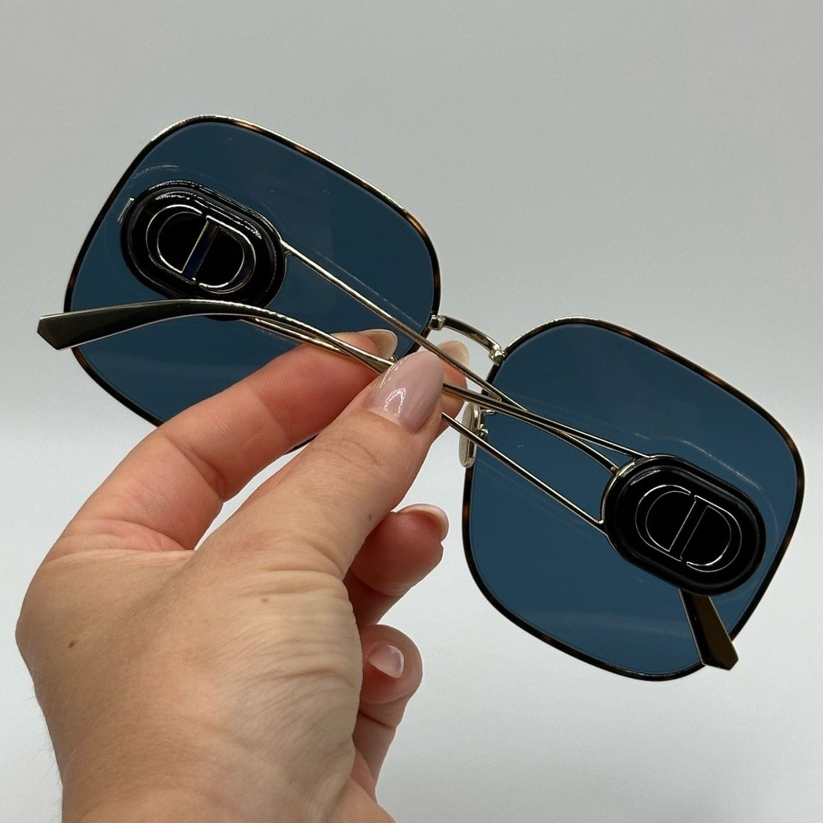 Dior NEW DIOR BOBBY S1U B5B0 Gold Havana/Blue Women Sunglasses Size ONE SIZE - 11 Thumbnail