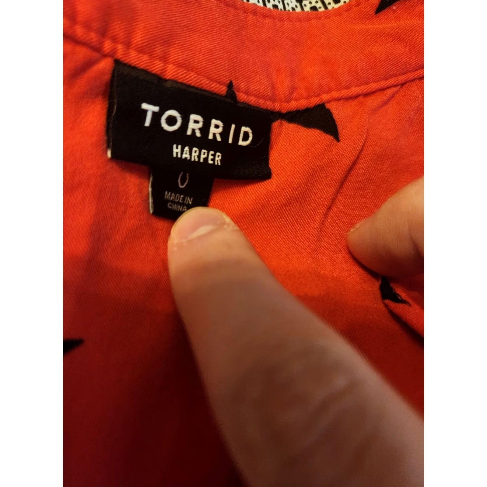 Torrid Torrid Harper Red Black Star Print Short Sleeve Tunic Top 0X Blouse Ladies Adults Plus Size Multicolor V-Neck Button Pockets Easy Care Size XL / US 12-14 / IT 48-50 - 6 Thumbnail