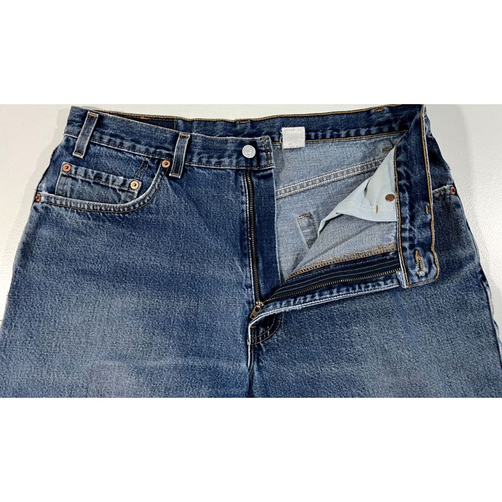 Levi's VINTAGE Levi's 550 Jeans Relaxed Denim Blue 90s Made in USA 36x32 Mens Jeans Distressed Size US 36 / EU 52 - 7 Thumbnail