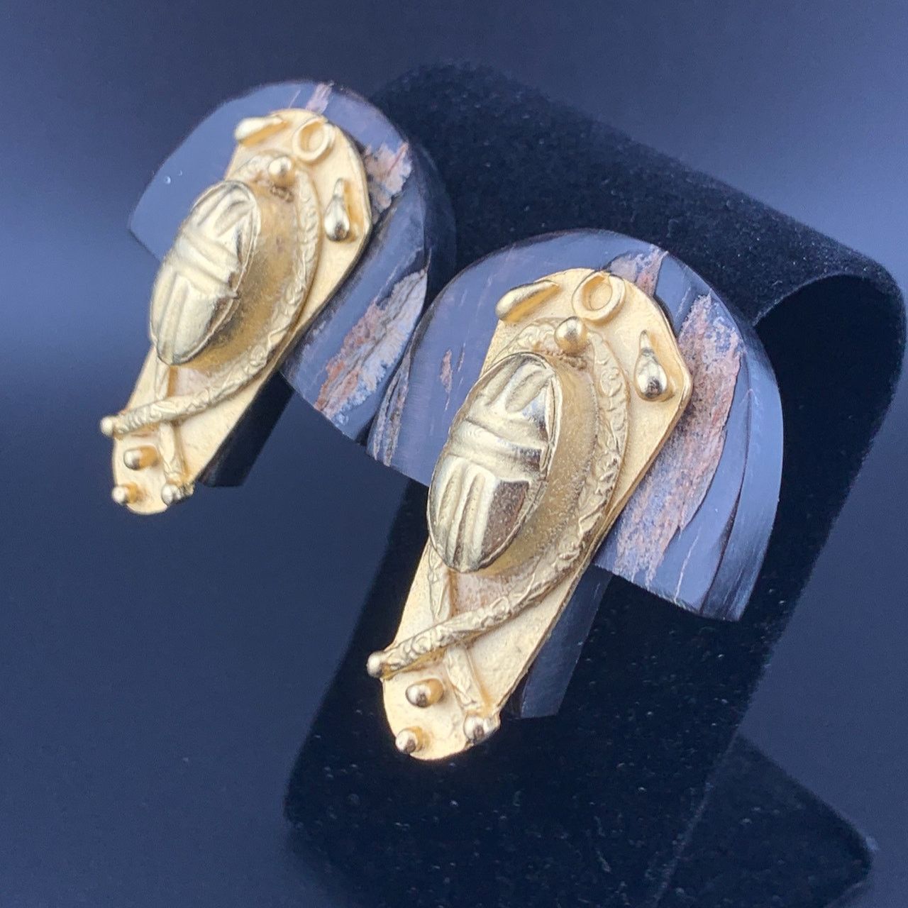 Vintage Vintage Gold Tone Brown Scarab Egyptian Necklace Earrings Size ONE SIZE - 4 Thumbnail