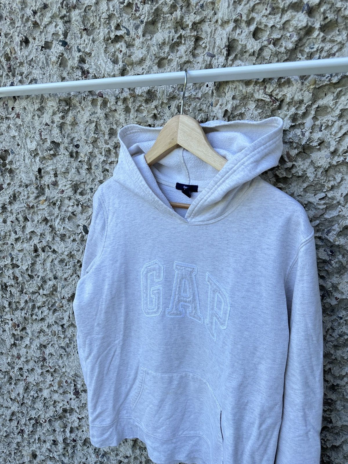 Gap Gap cream embroided logo cute hoodie Size XL / US 12-14 / IT 48-50 - 2 Thumbnail