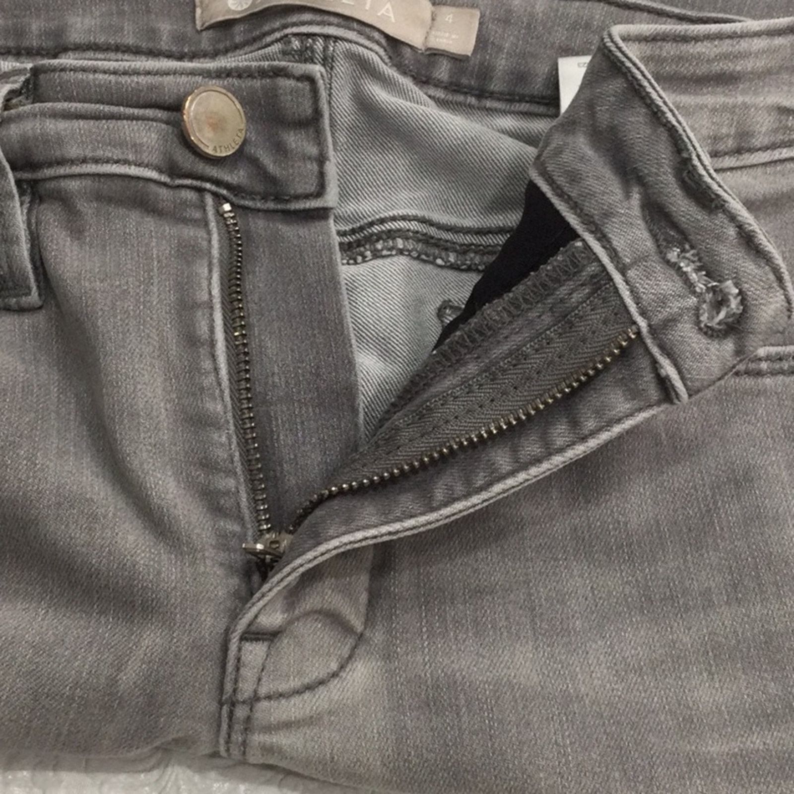 Athleta Athleta Faded Gray Mid Rise 5 Pocket Button/Zip Jegging 4 Size 27" / US 4 / IT 40 - 10 Thumbnail