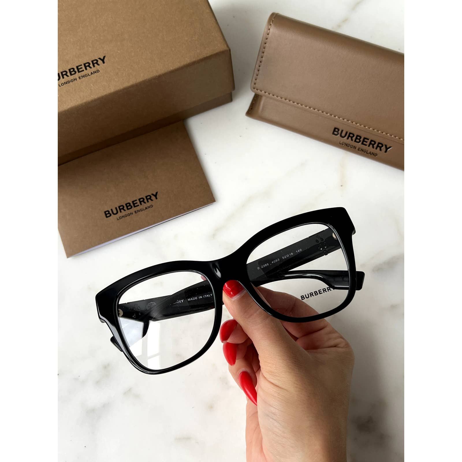 BURBERRY♡2Y SET Amazon.com: BURBERRY BE4160 34338G 58M Black/Grey Gradient
