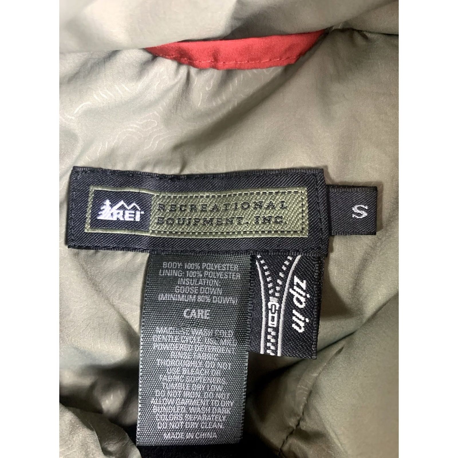 Vintage VINTAGE REI Goose Down Puffer Vest Jacket Mens Small RED Gray Full Zip Vest Size S / US 4 / IT 40 - 4 Thumbnail