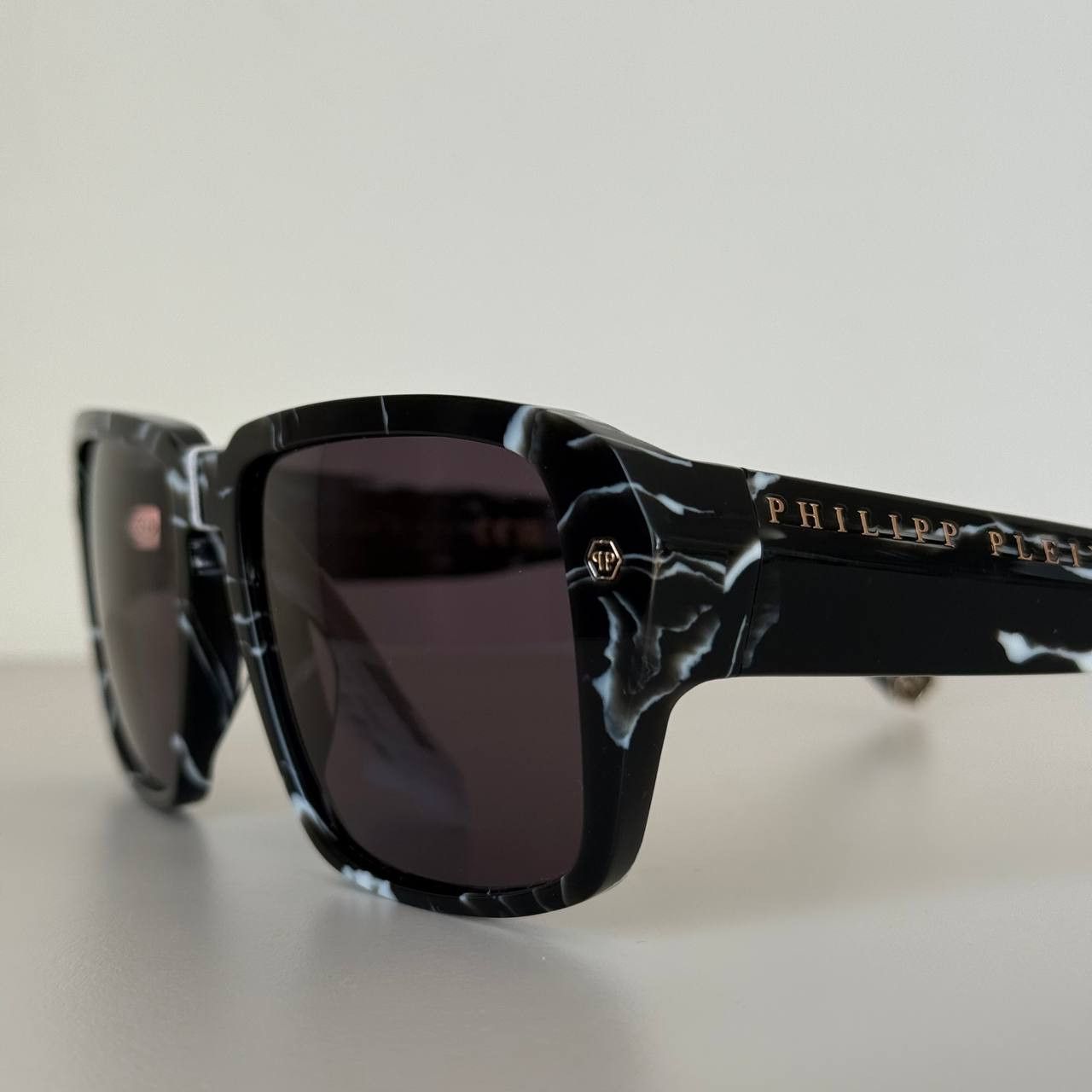 Philipp Plein Philipp Plein Hexagon SPP081 Men’s Sunglasses Marble Black Size ONE SIZE - 12 Thumbnail
