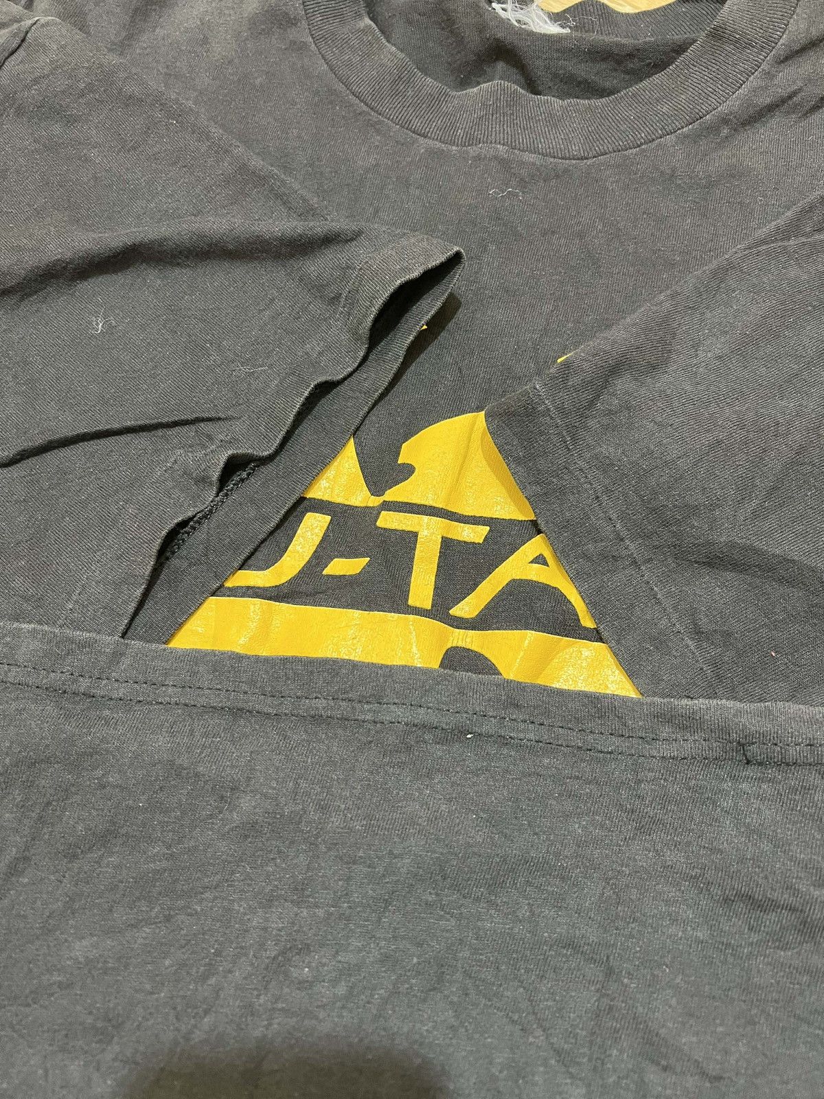 Vintage vintage 1997 Wu-Wear Wu-Tang Clan logo hip-hop group t-shirt Size US XL / EU 56 / 4 - 7 Thumbnail