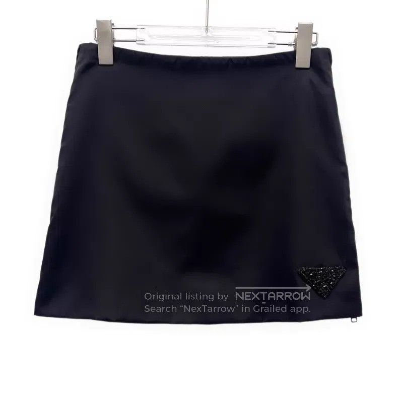 Prada Prada Black triangle nail bead design casual skirt Size 25" / US 0 / IT 36 - 1 Thumbnail