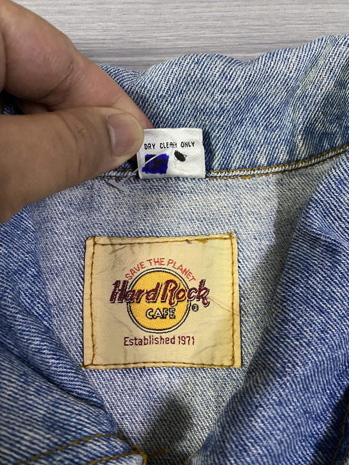 Hard Rock Cafe Vintage Hard Rock Cafe Atlanta Save The Planet Denim Jacket Size US L / EU 52-54 / 3 - 21 Thumbnail