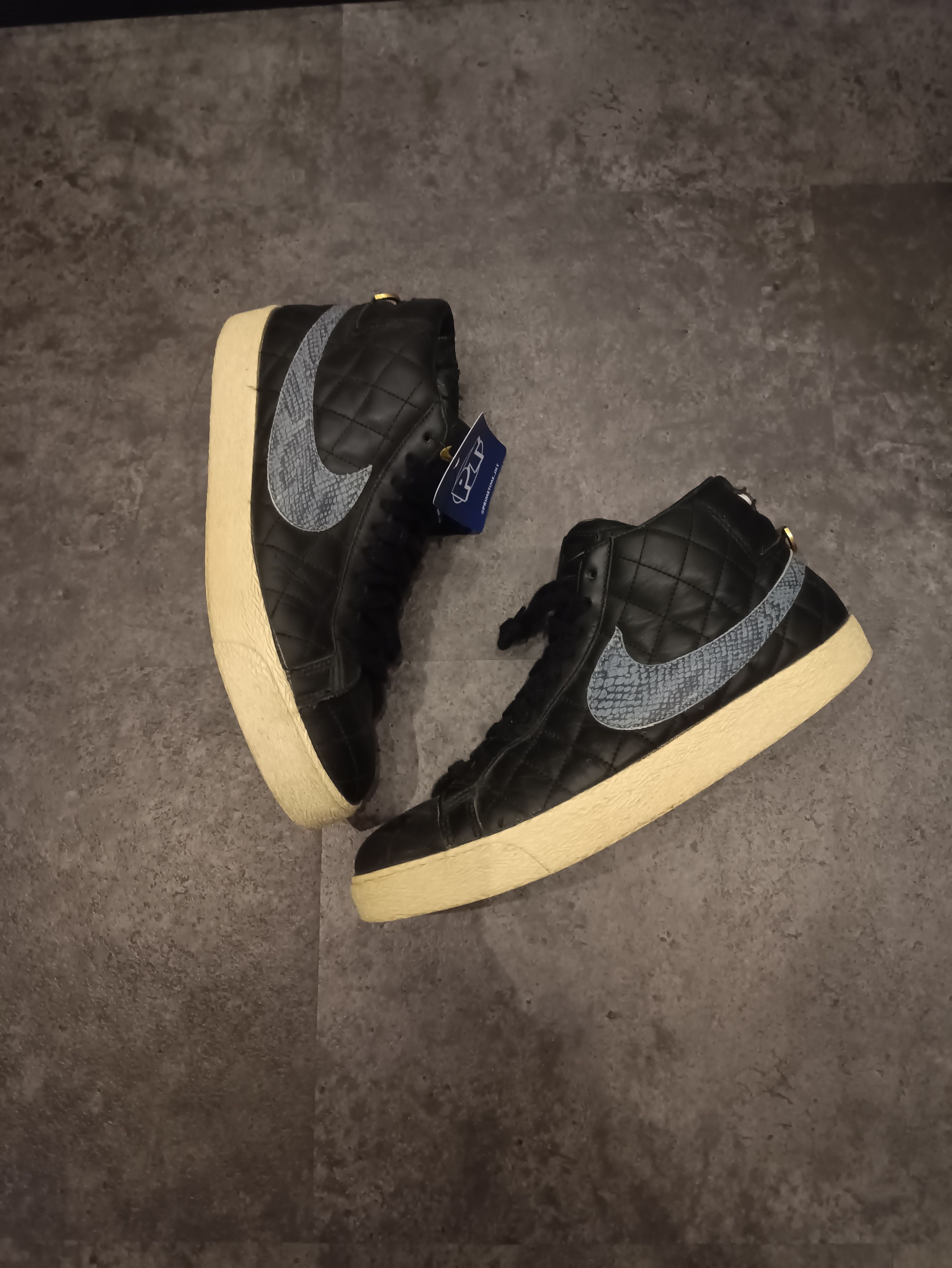 Nike supreme blazer