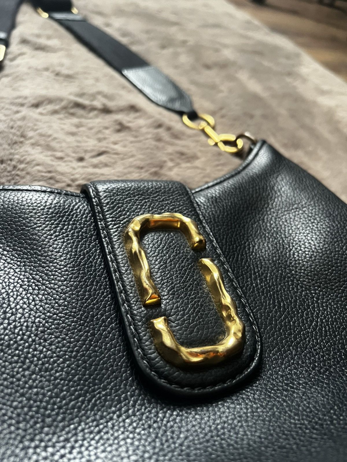 Marc Jacobs Marc Jacobs Leather Hobo Bag Black Gold Hardware 2 Straps Size ONE SIZE - 5 Thumbnail