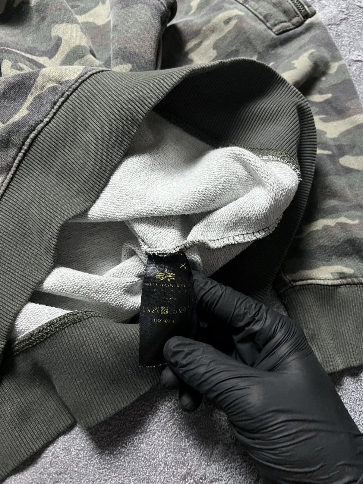Alpha Industries Vintage Alpha Industries Camo Military Big Logo Hoodie M Size US M / EU 48-50 / 2 - 9 Thumbnail