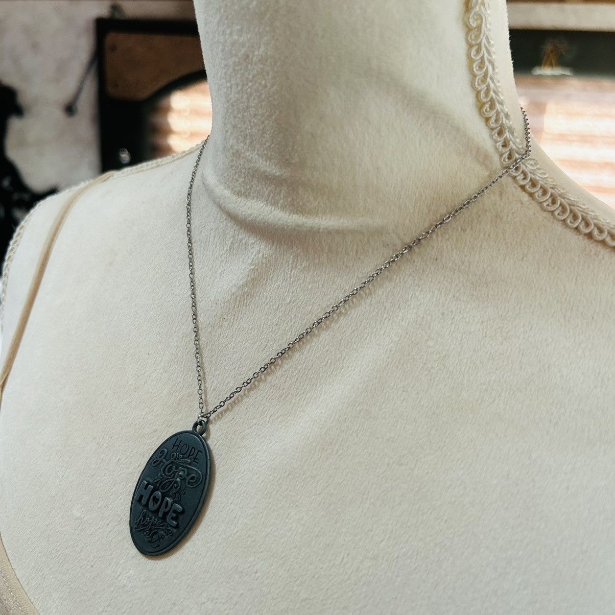 Vintage Vintage “hope anchors the soul” pendant on chain necklace Size ONE SIZE - 4 Thumbnail