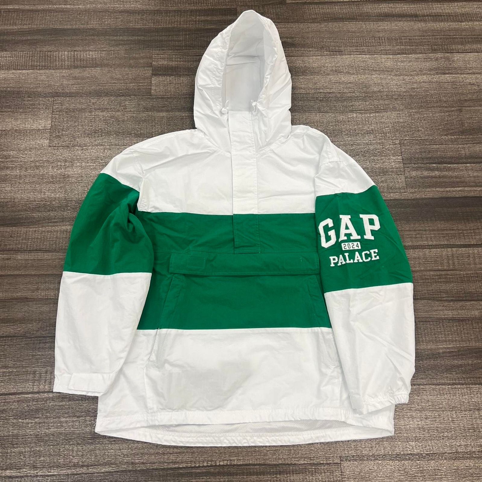 GAP × PALACE コラボ アノラック パーカー L グリーン ホワイト Palace Palace x gap windbreaker whitegreen | Grailed