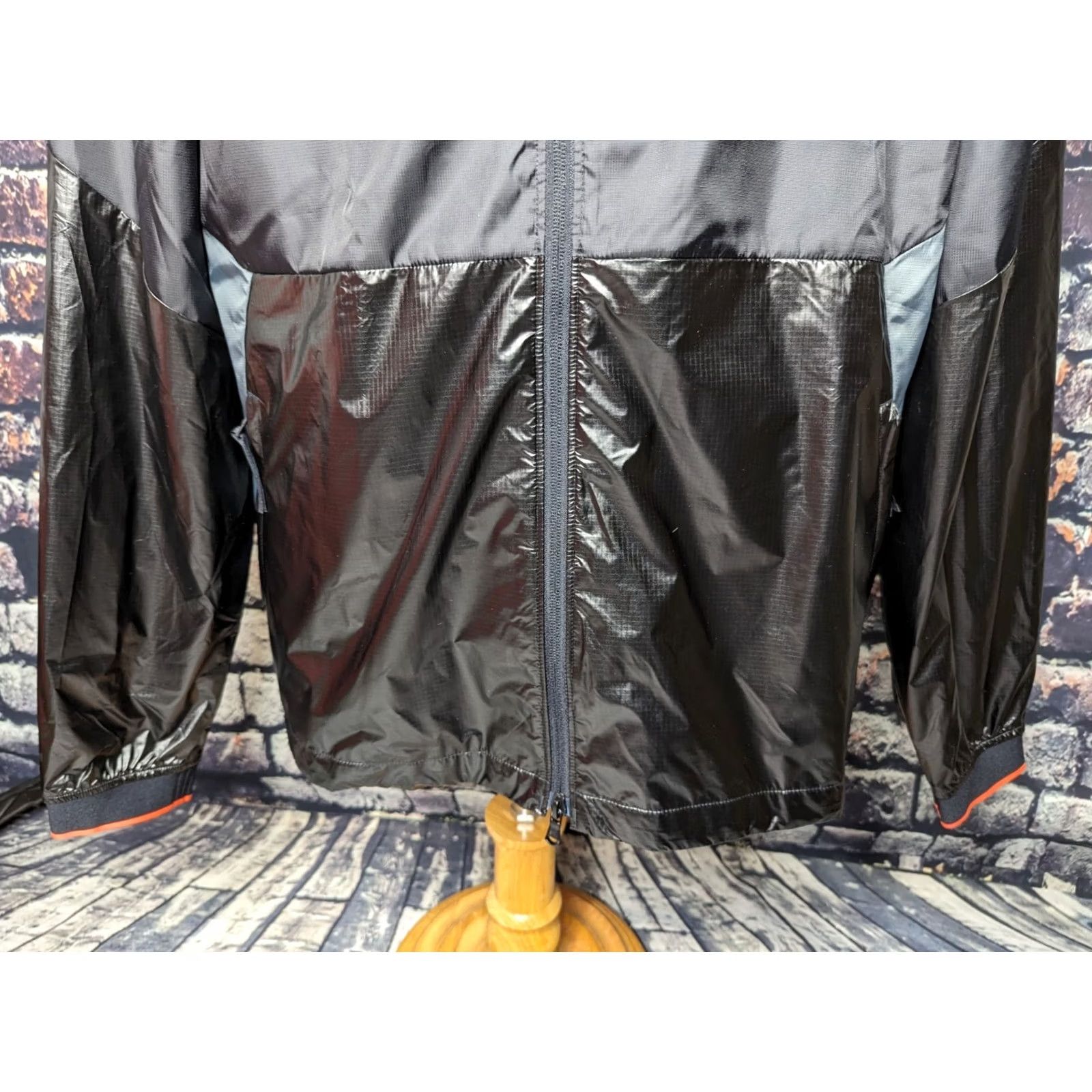 Under Armour Under armour Windbreaker Jacket Black Hooded Mens Large RUSH TRAINING Size US L / EU 52-54 / 3 - 3 Thumbnail