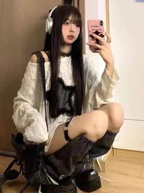 Japanese Brand × Vintage Autumn Grunge Hole T-shirts Fashion Star Print Star Loose Size ONE SIZE - 2 Thumbnail
