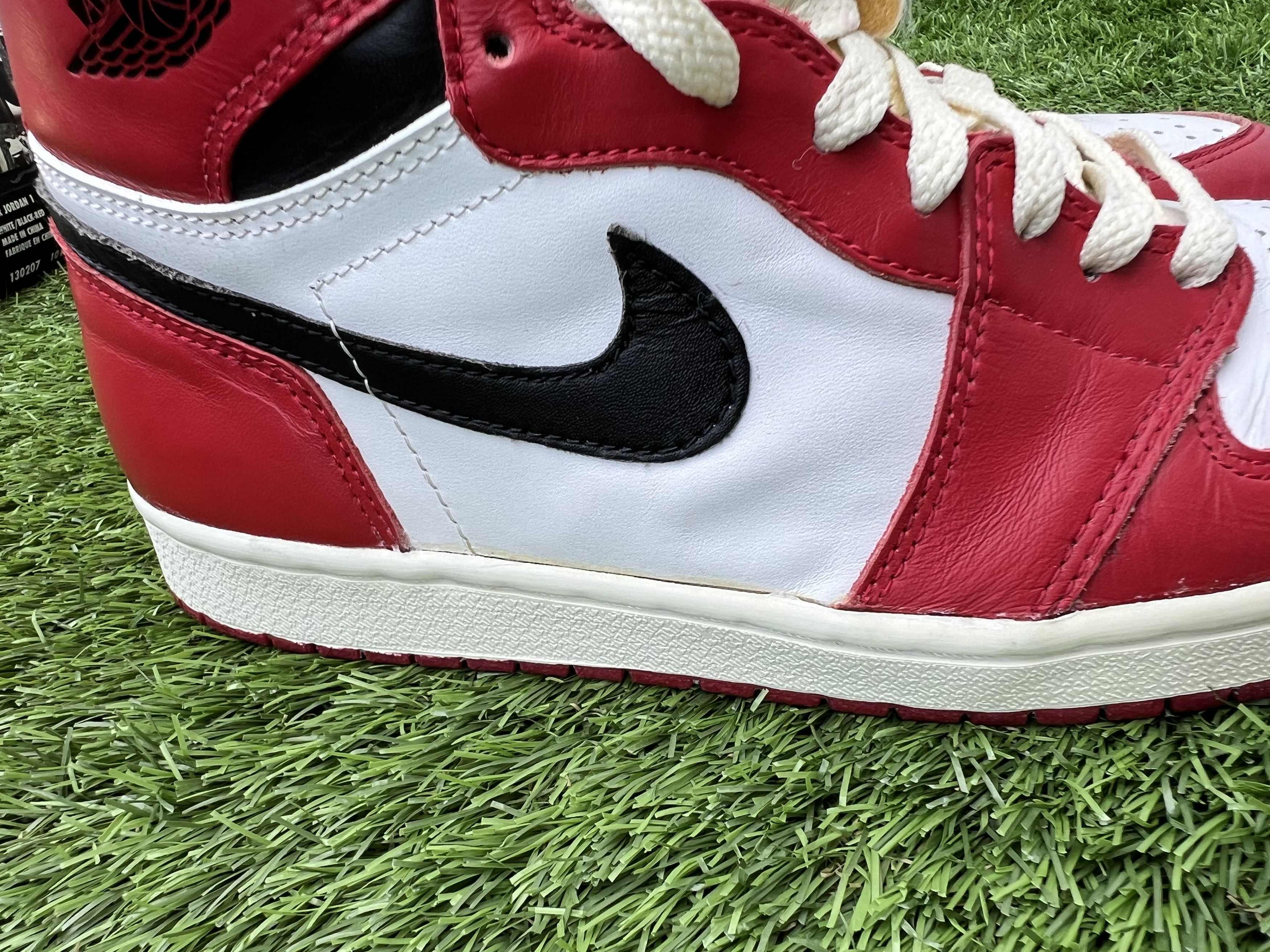 Jordan Brand Jordan 1 Retro High Chicago 1994 (Includes box and card) Size US 10.5 / EU 43-44 - 18 Thumbnail