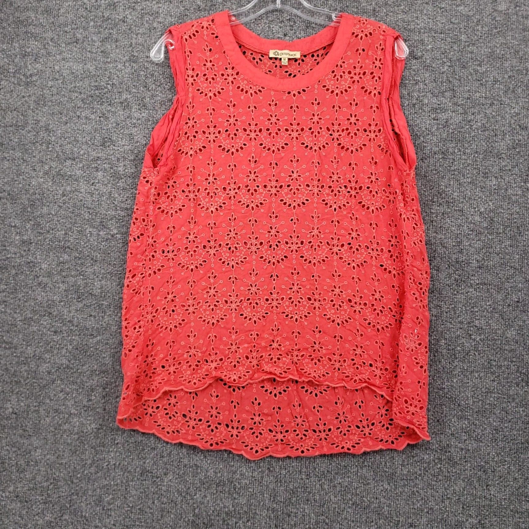 Vintage Democracy Tank Womens M Medium Red Tunic Sleeveless Pullover Casual Top Eyelet Floral Round Neck, Collarless, Rayon Size M / US 6-8 / IT 42-44 - 2 Thumbnail