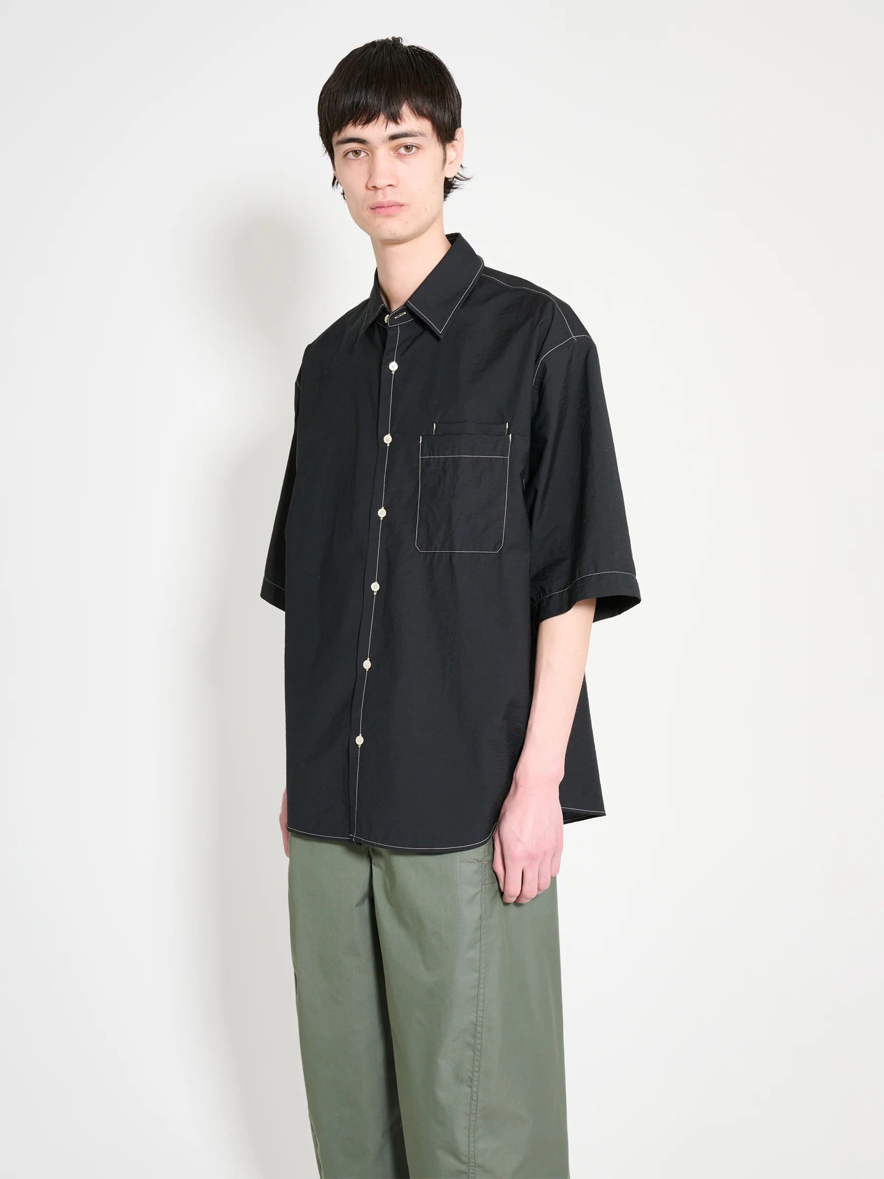 Lemaire o1s22i1n1024 Oversized Short-Sleeved Shirt in Black Size US L / EU 52-54 / 3 - 2 Thumbnail
