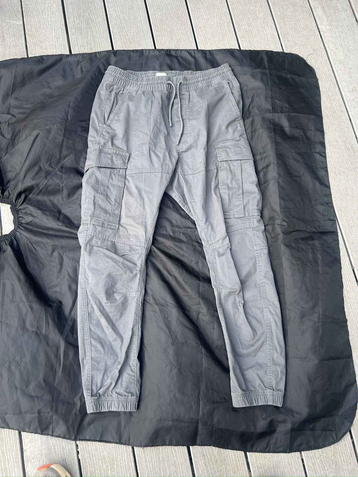 Designer × H&M H&M Cargos Size US 32 / EU 48 - 1 Thumbnail