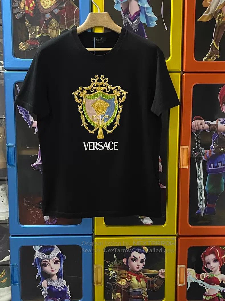 Versace Versace Embroidered T-shirt Size US M / EU 48-50 / 2 - 1 Thumbnail