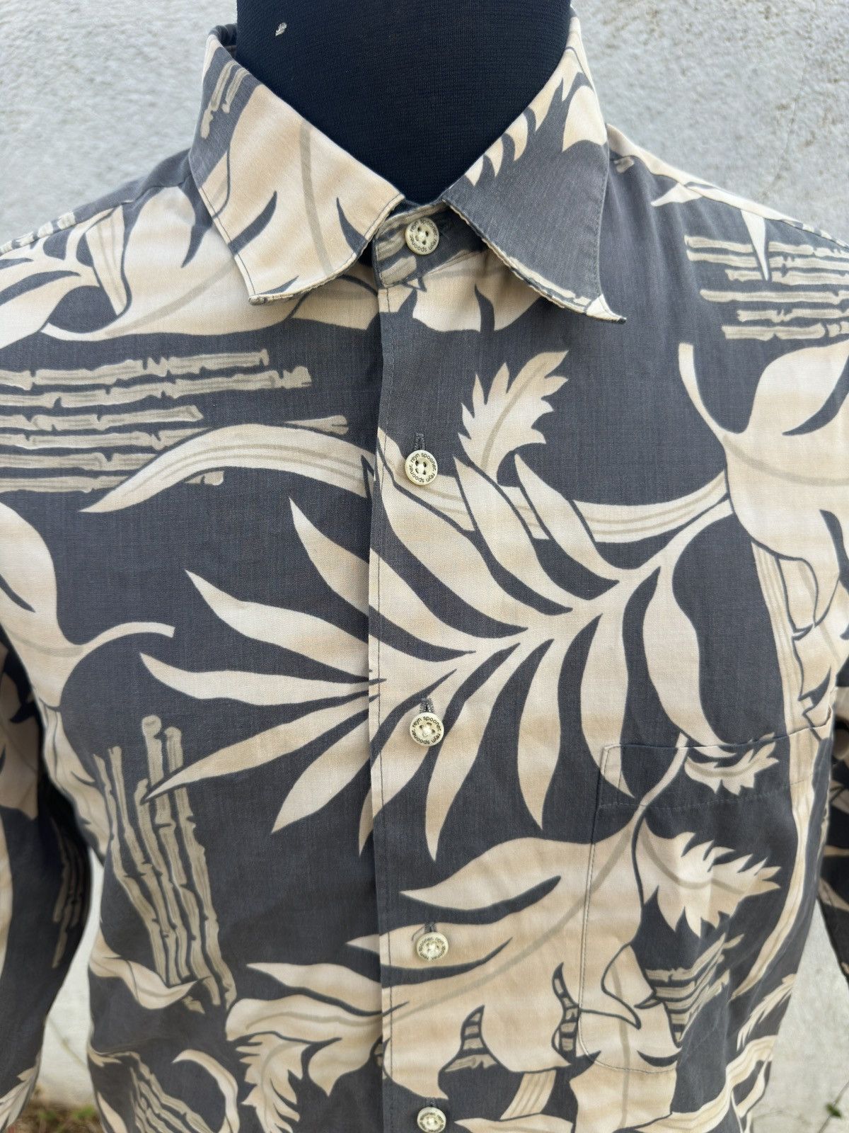 Reyn Spooner PreOwned Reyn Spooner Hawaiian Print Black/Beige Men's Large Size US L / EU 52-54 / 3 - 3 Thumbnail