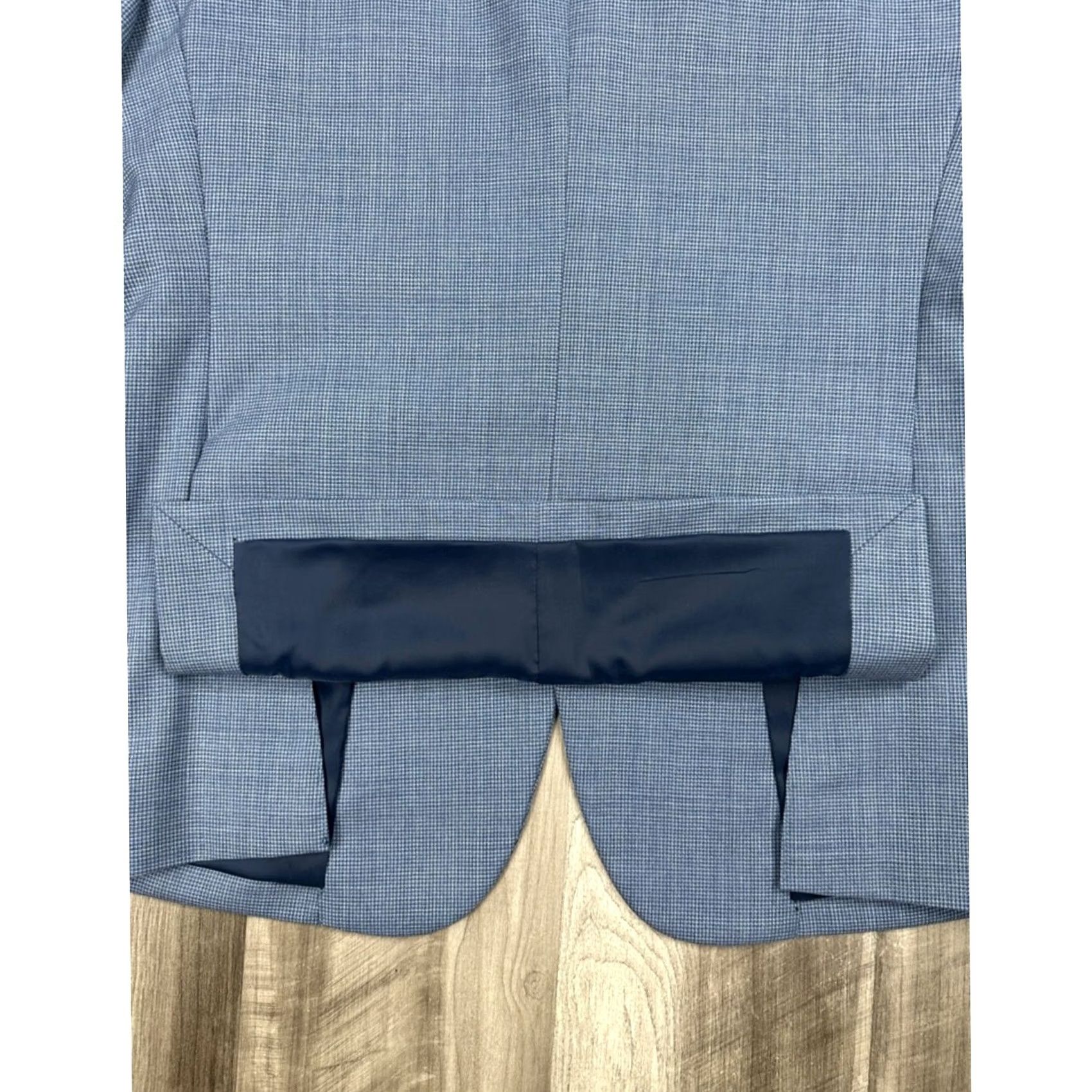 Jos. A. Bank Jos. A. Bank Traveller Tailored Fit Textured Wool Blazer - 42R, Blue, Men, 2 Piece, Blazer, Wool (100%), Regular, 42R, 2 Piece Listing Size 42R - 3 Thumbnail