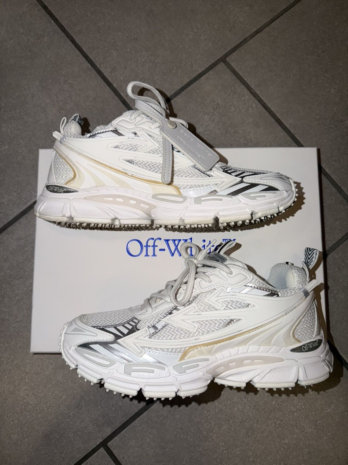 Off-White Off White Be Right Back Sneakers Size US 8 / EU 41 - 2 Thumbnail