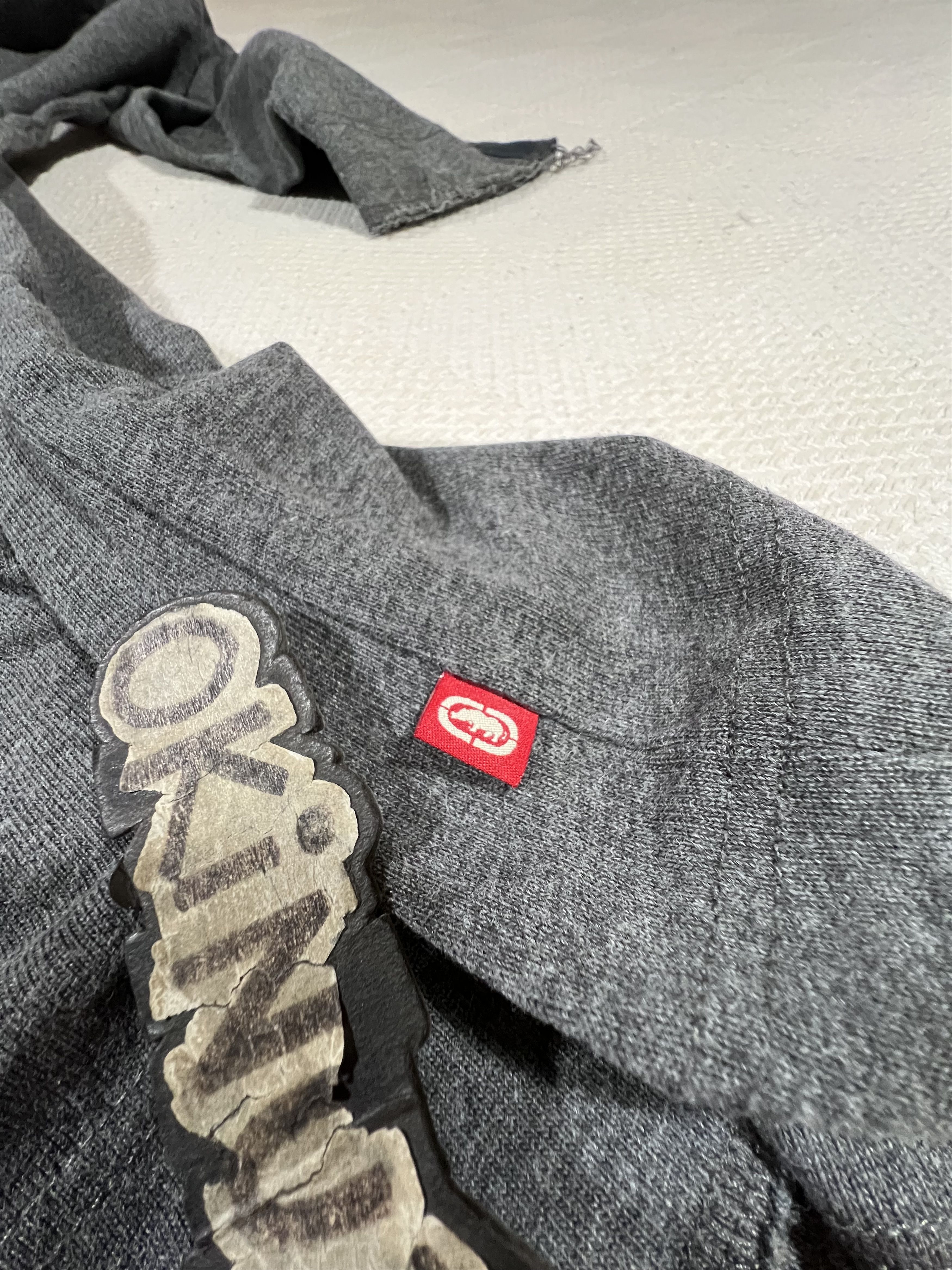 Ecko Unltd. Vtg. Ecko Unltd. ‘All Hemmed Up Since 1972’ Robot Crewneck L Size US L / EU 52-54 / 3 - 12 Thumbnail