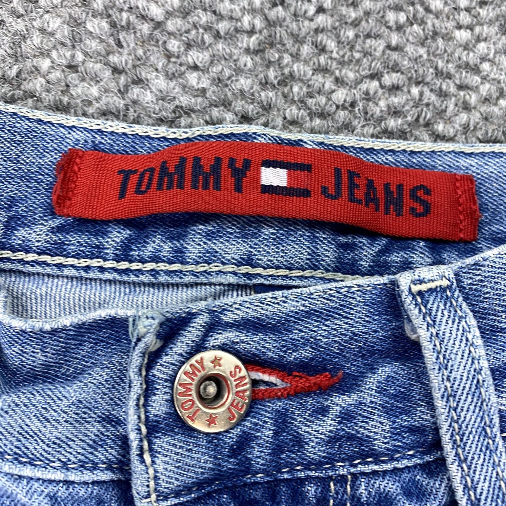 Denime VINTAGE Tommy Jeans Shorts Mens 33 Denim Cargo Distressed 90s Retro Grunge Casual Size US 33 - 2 Thumbnail