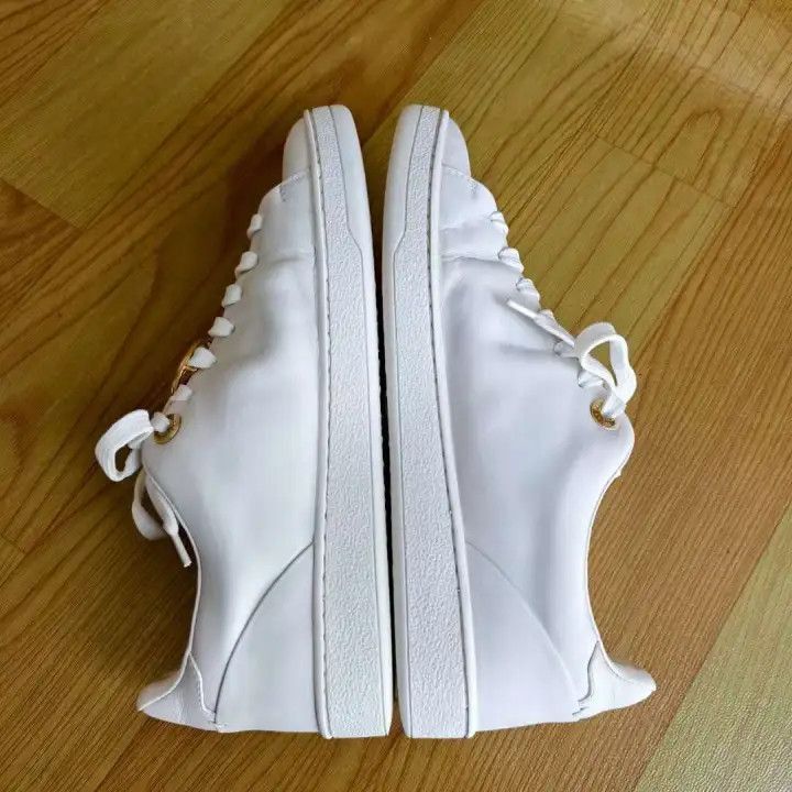 Louis Vuitton Louis Vuitton White Frontrow Fashion Sneakers for Women -25 Size US 5 / IT 35 - 7 Thumbnail