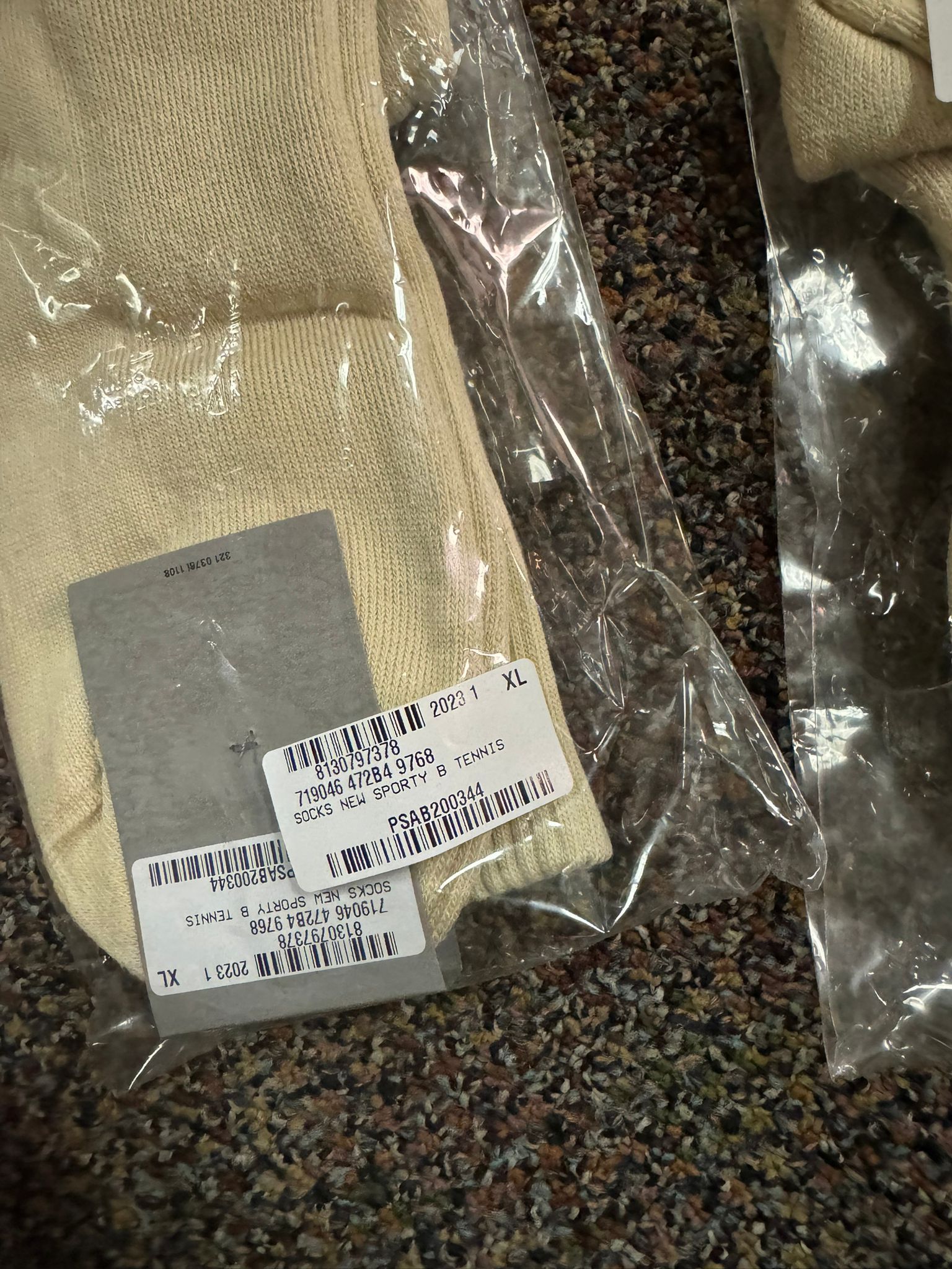 Balenciaga o1rshd1 Q:2 / Size: XL / Logo Socks in Beige Size ONE SIZE - 8 Thumbnail