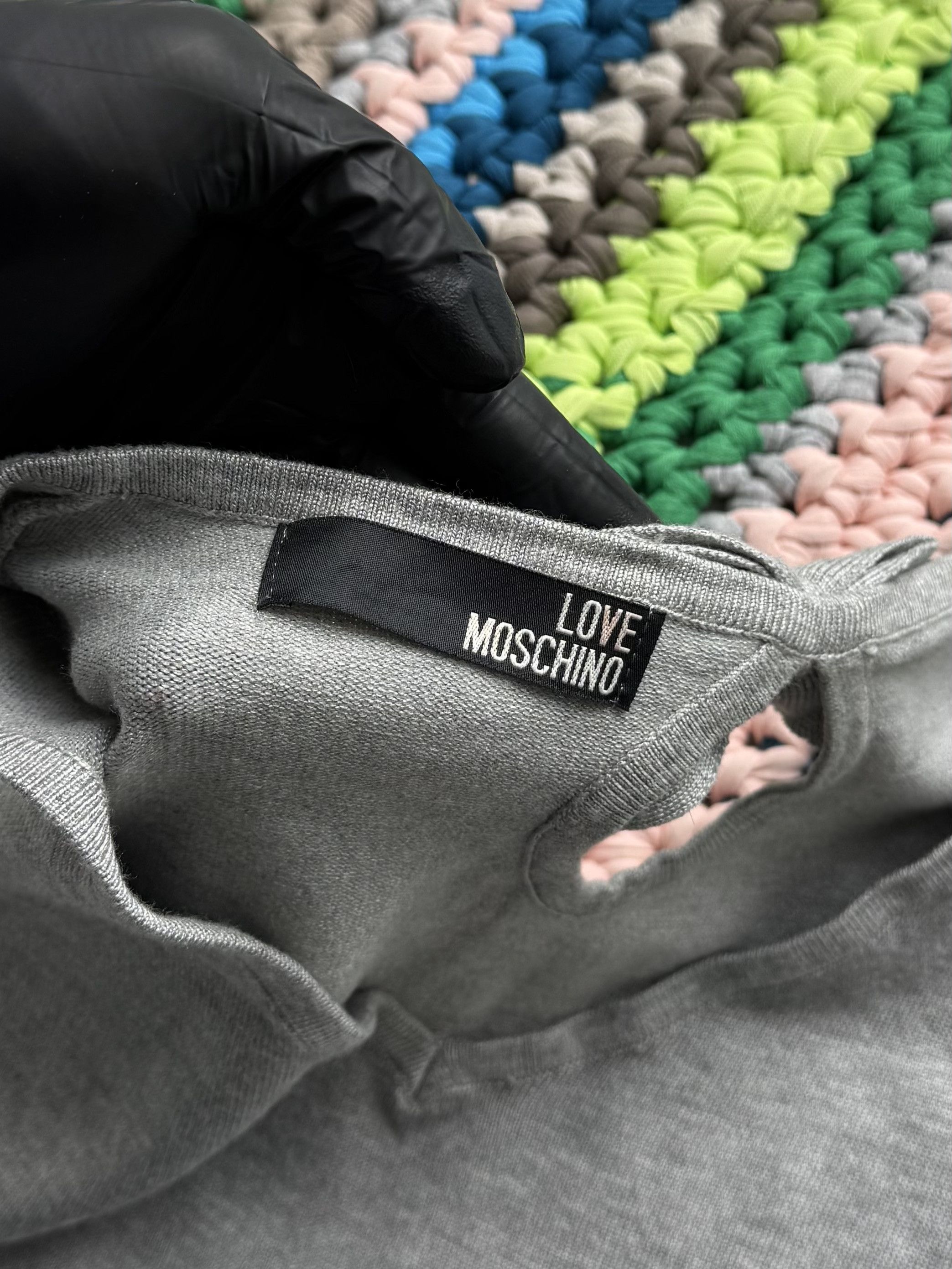 Love Moschino Love Moschino Grey Knit Dress V Neck Bodycon Short Sleeve Size XS / US 0-2 / IT 36-38 - 4 Thumbnail